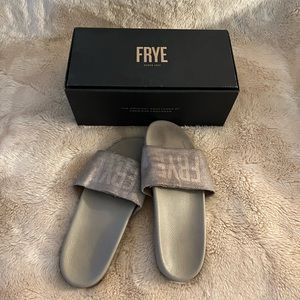 Women’s Frye Lola Perf Slide silver gold Brand New in Box Size US 10